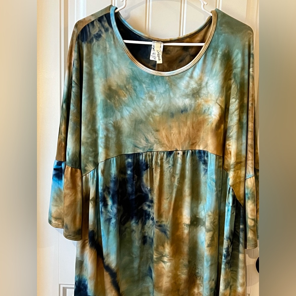 Crepas Tie Dye Bell Sleeve Top